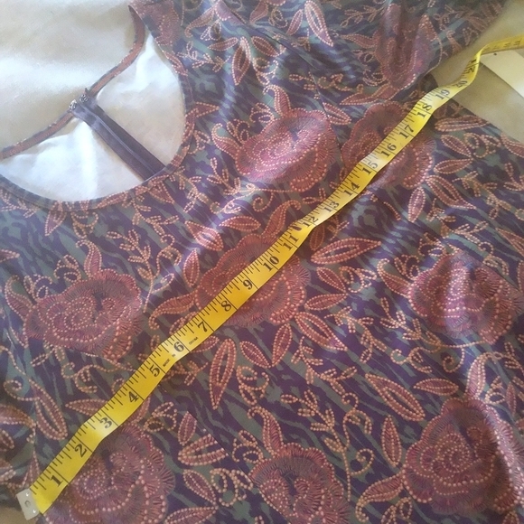 NWT Ladies Multi. Floral Dress - Picture 6 of 14